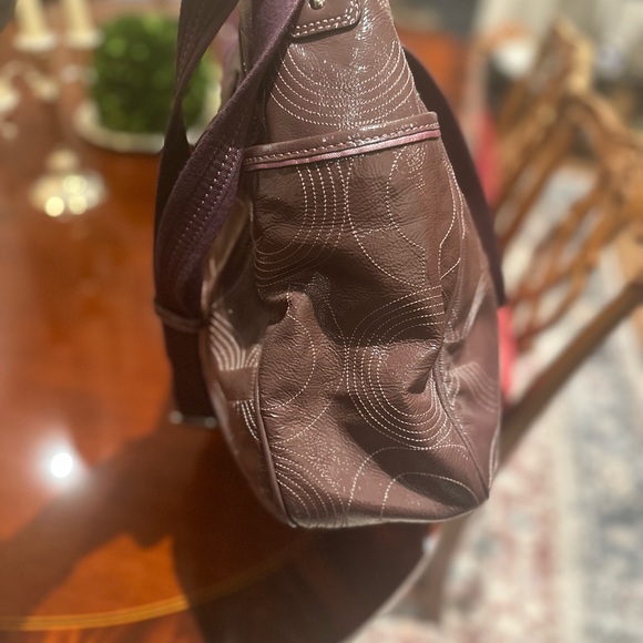 Rare and VERY large EUC purple coach bag - Picture 3 of 13